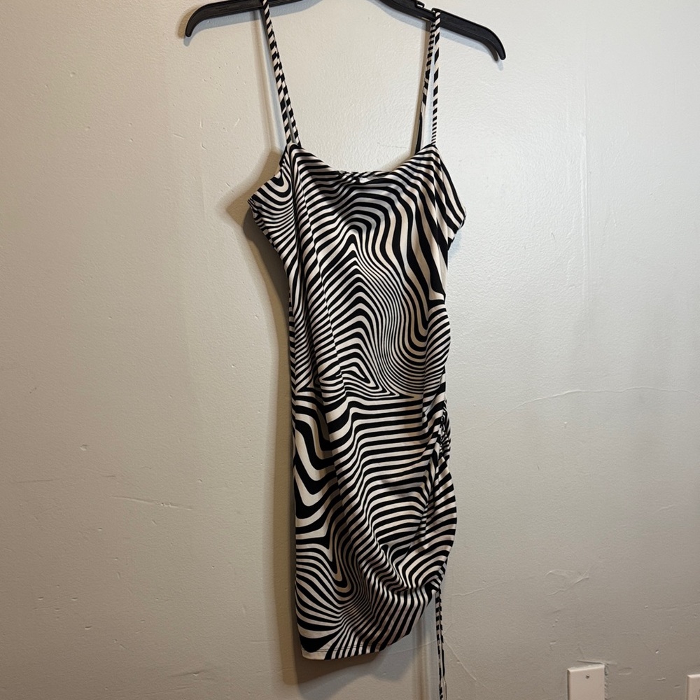 H&M Divided Optical Illusion Mini Dress Black & White